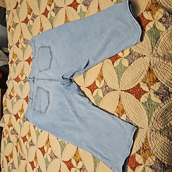 Torrid super soft crop jegging, size 24 - Picture 3 of 5